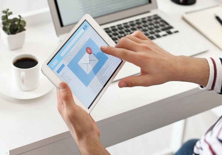 E-poštno gostovanje je zanesljivo in zelo ugodno